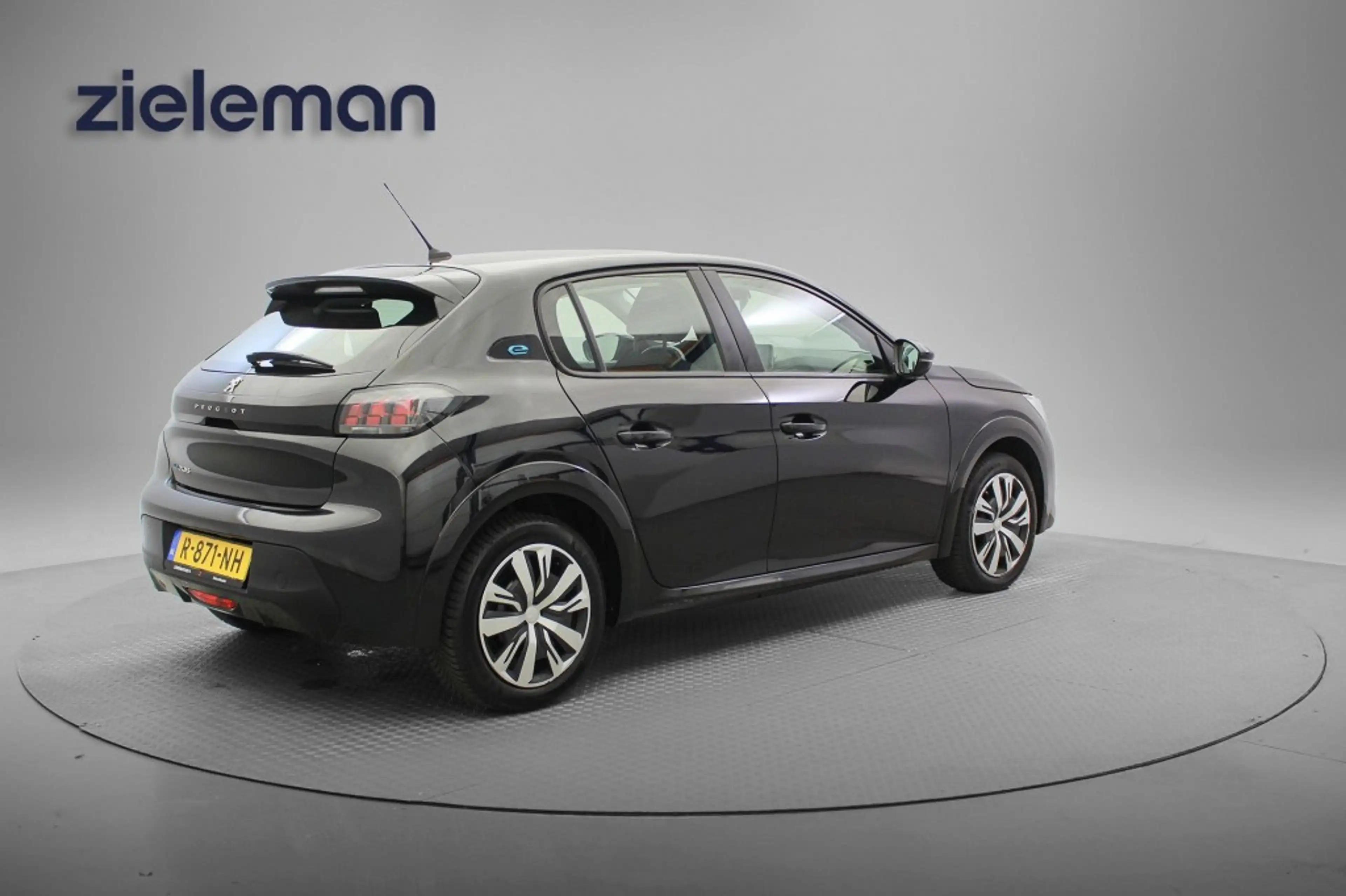 Peugeot e-208 Active 50 kWh - Carplay, Navi, Cruise — photo 17