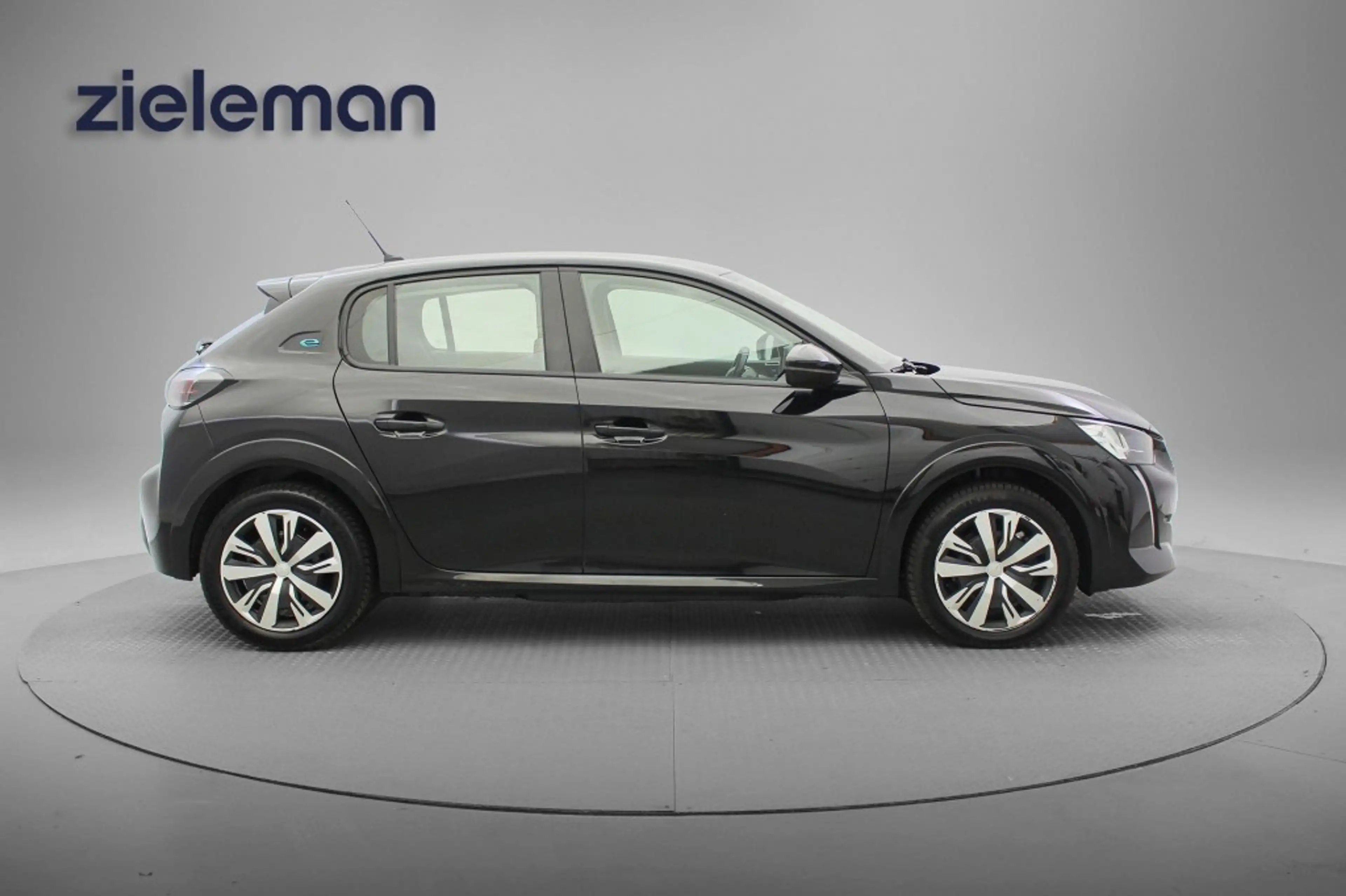 Peugeot e-208 Active 50 kWh - Carplay, Navi, Cruise — photo 16