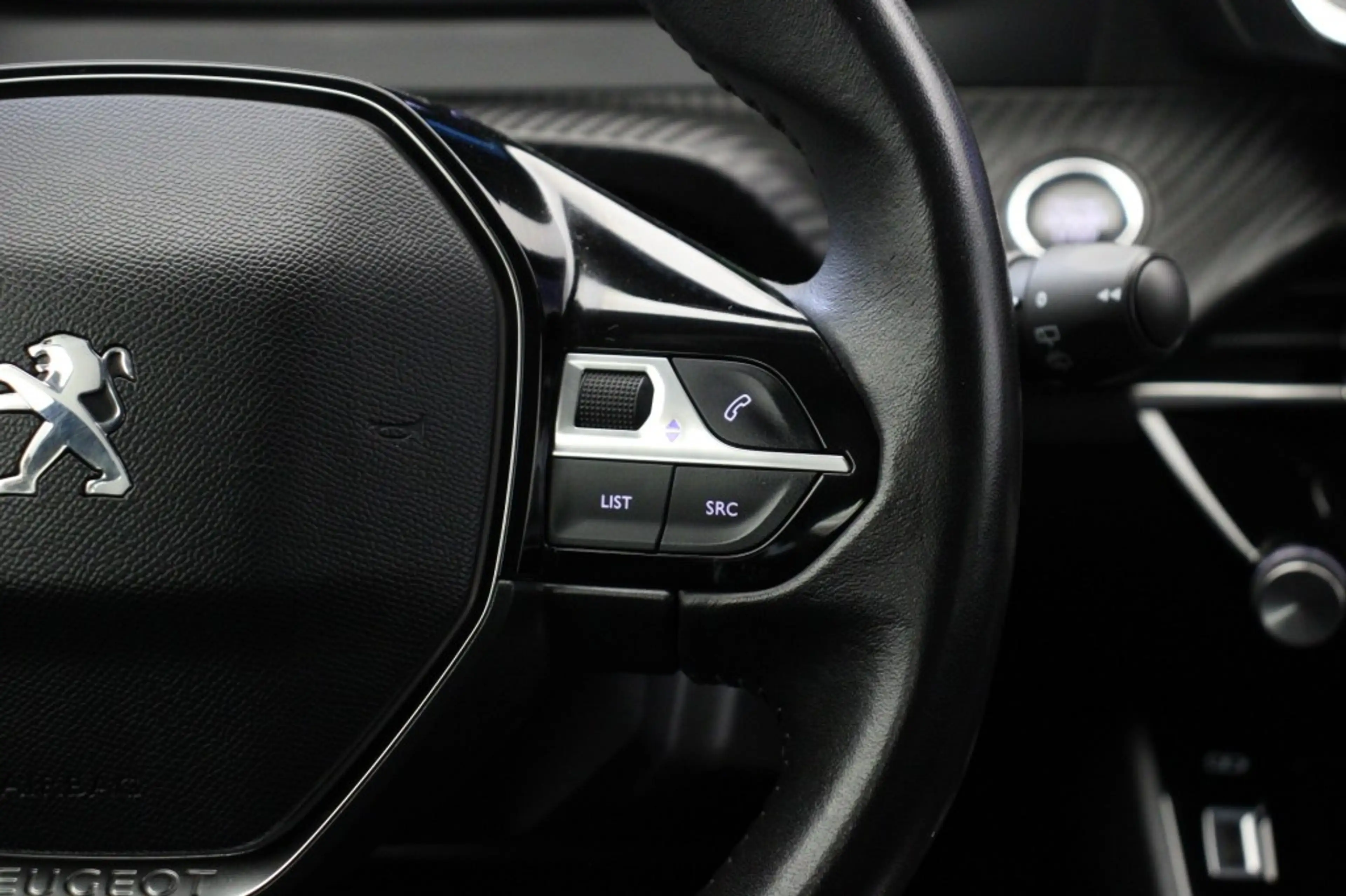 Peugeot e-208 Active 50 kWh - Carplay, Navi, Cruise — photo 23