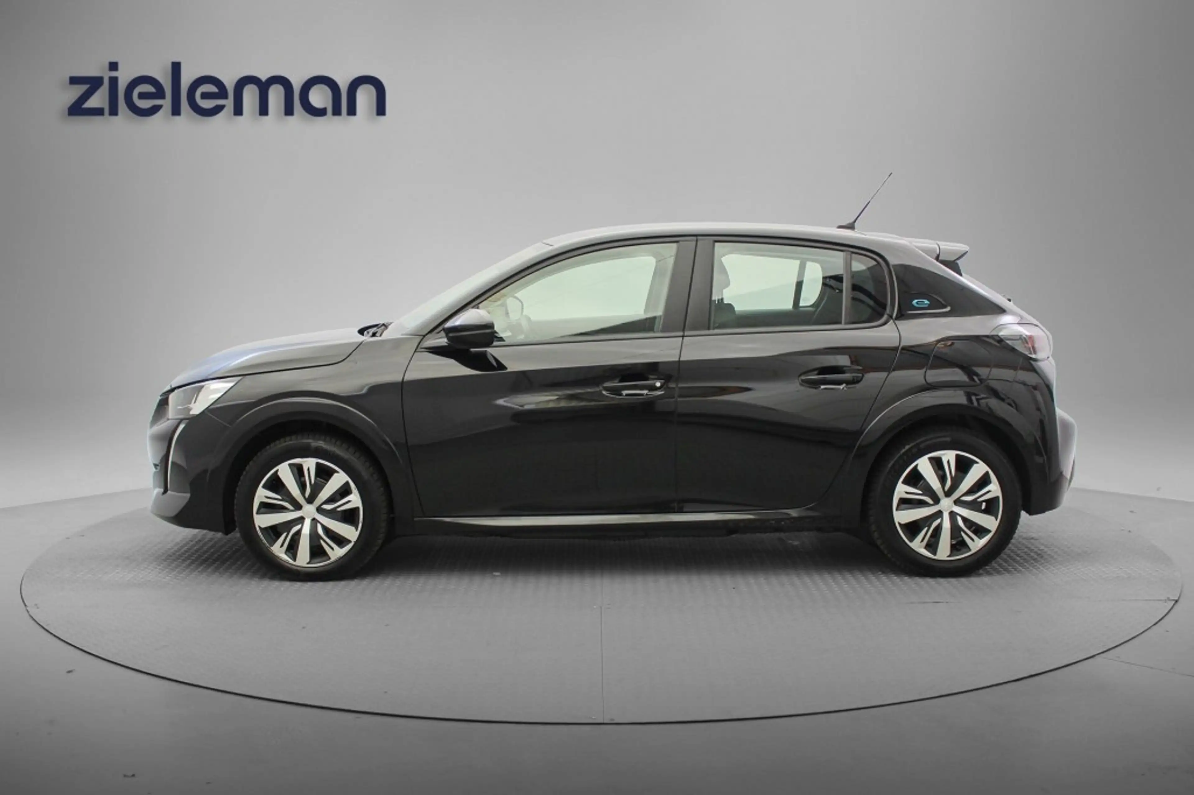 Peugeot e-208 Active 50 kWh - Carplay, Navi, Cruise — photo 19