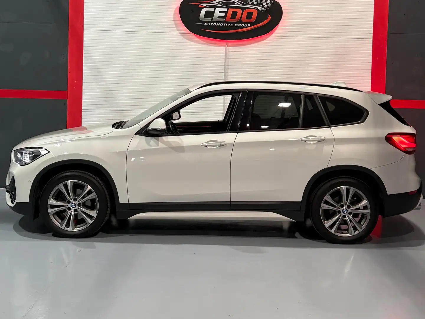 BMW X1 xDrive 18 d Sport Line Weiß - 2