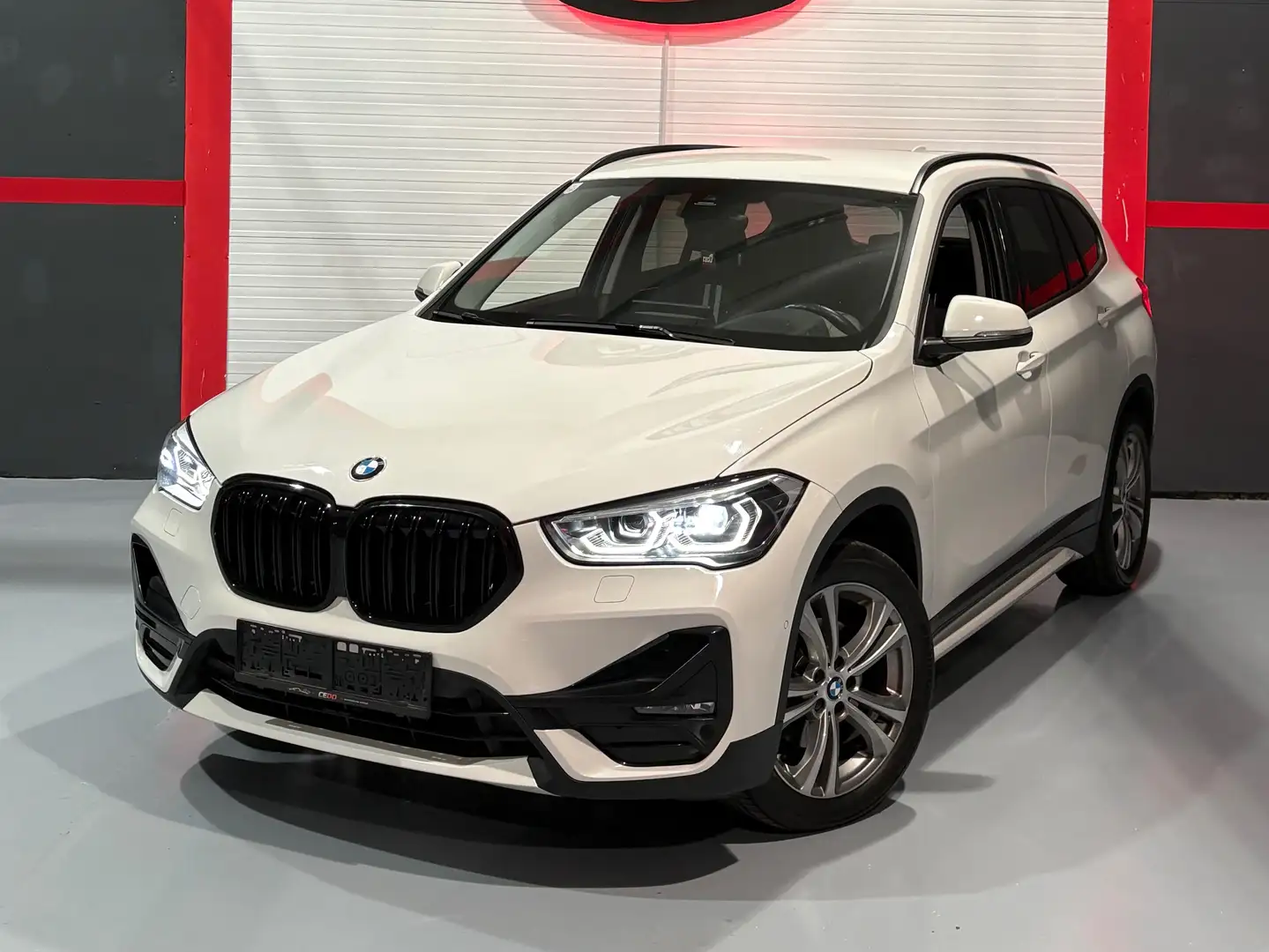 BMW X1 xDrive 18 d Sport Line Weiß - 1