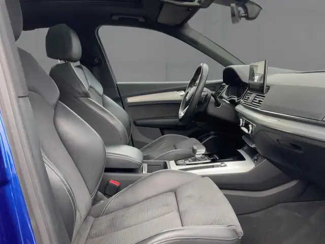 Audi Q5 view 12
