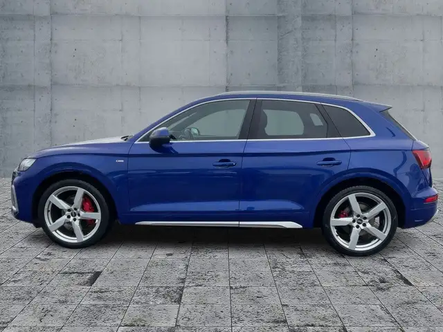 Audi Q5 view 4
