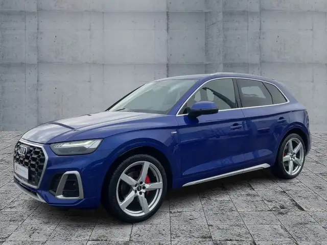 Audi Q5 view 2