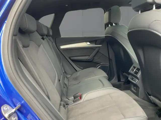 Audi Q5 view 13
