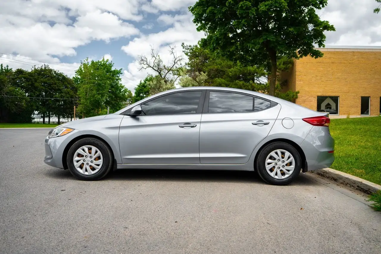 Hyundai ELANTRA снимка Hyundai ELANTRA