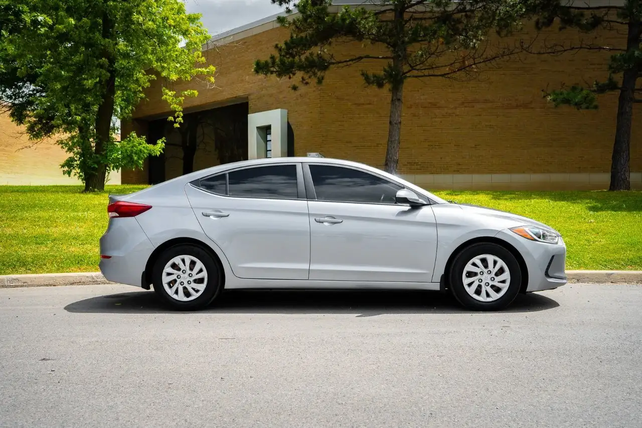 Hyundai ELANTRA снимка Hyundai ELANTRA