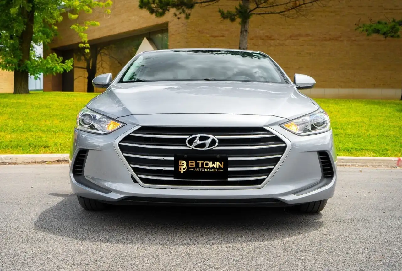 Hyundai ELANTRA снимка Hyundai ELANTRA