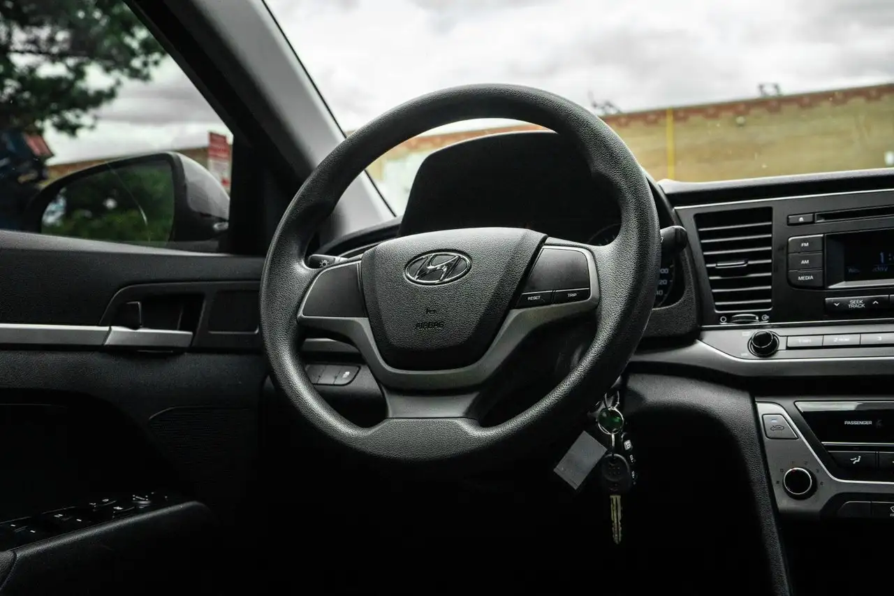 Hyundai ELANTRA снимка Hyundai ELANTRA