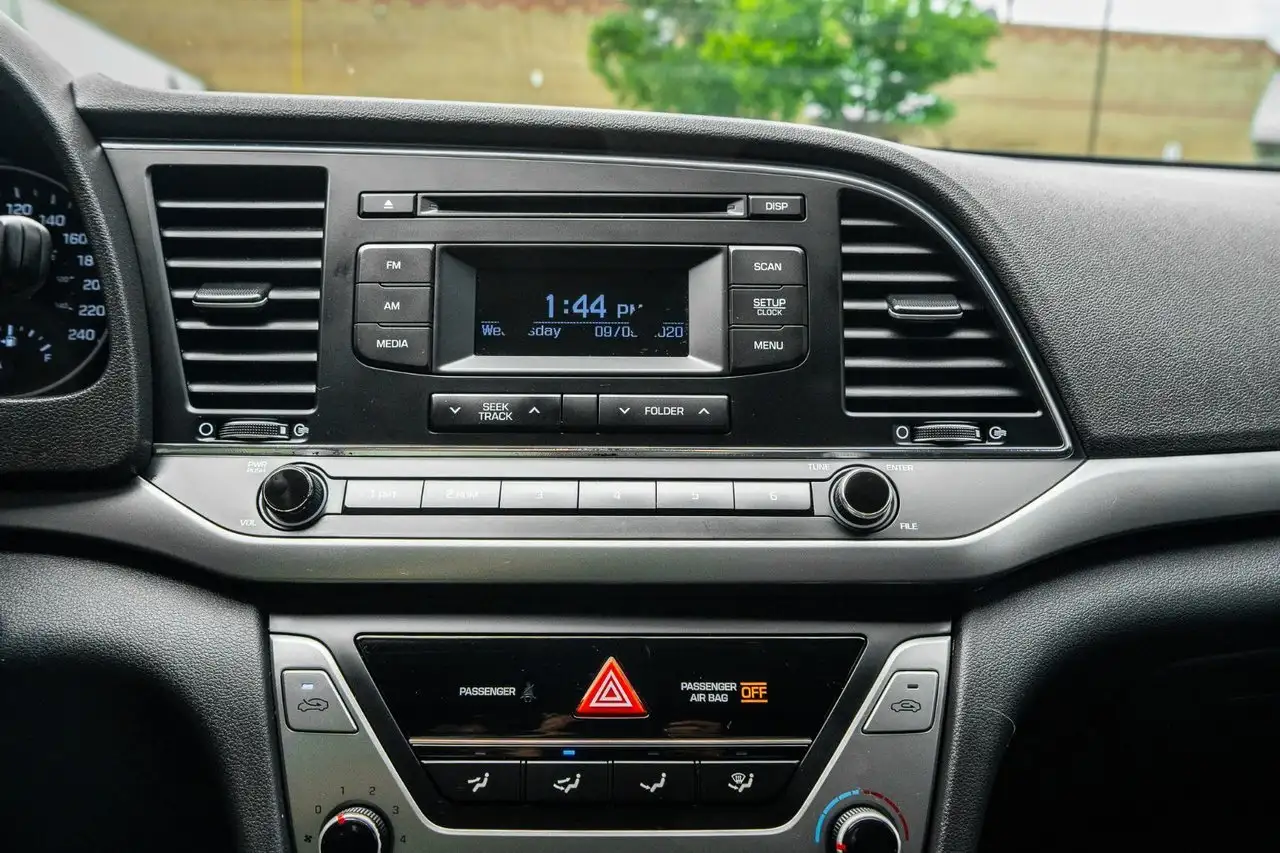 Hyundai ELANTRA снимка Hyundai ELANTRA