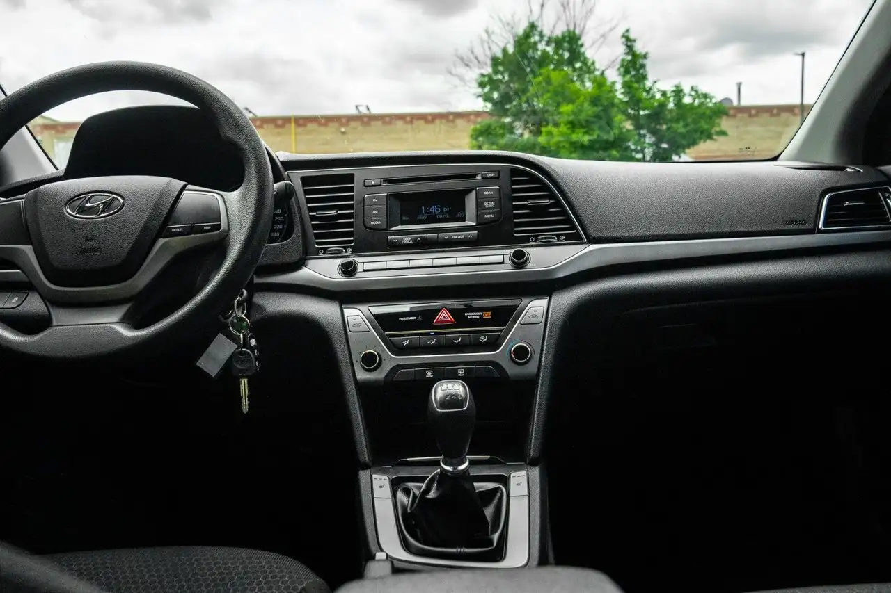 Hyundai ELANTRA снимка Hyundai ELANTRA