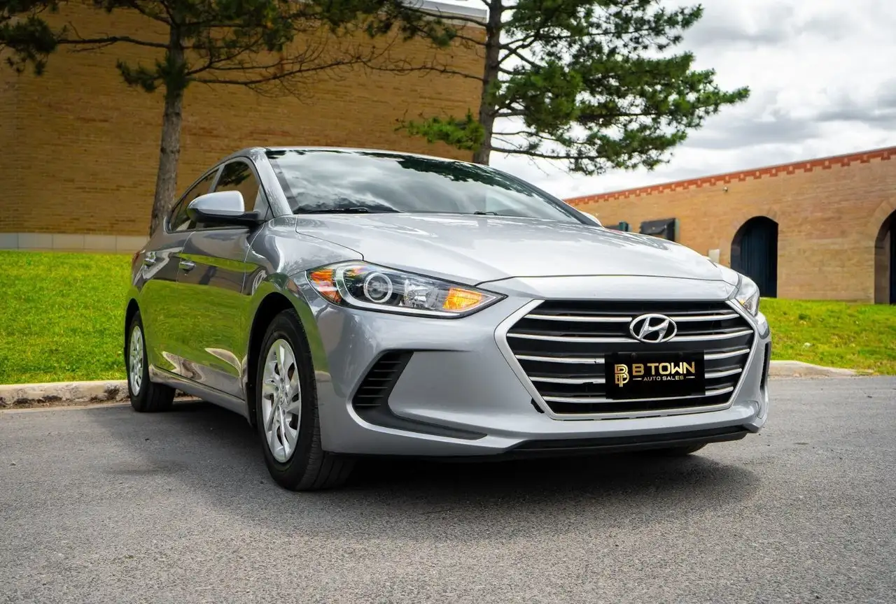 Hyundai ELANTRA снимка Hyundai ELANTRA