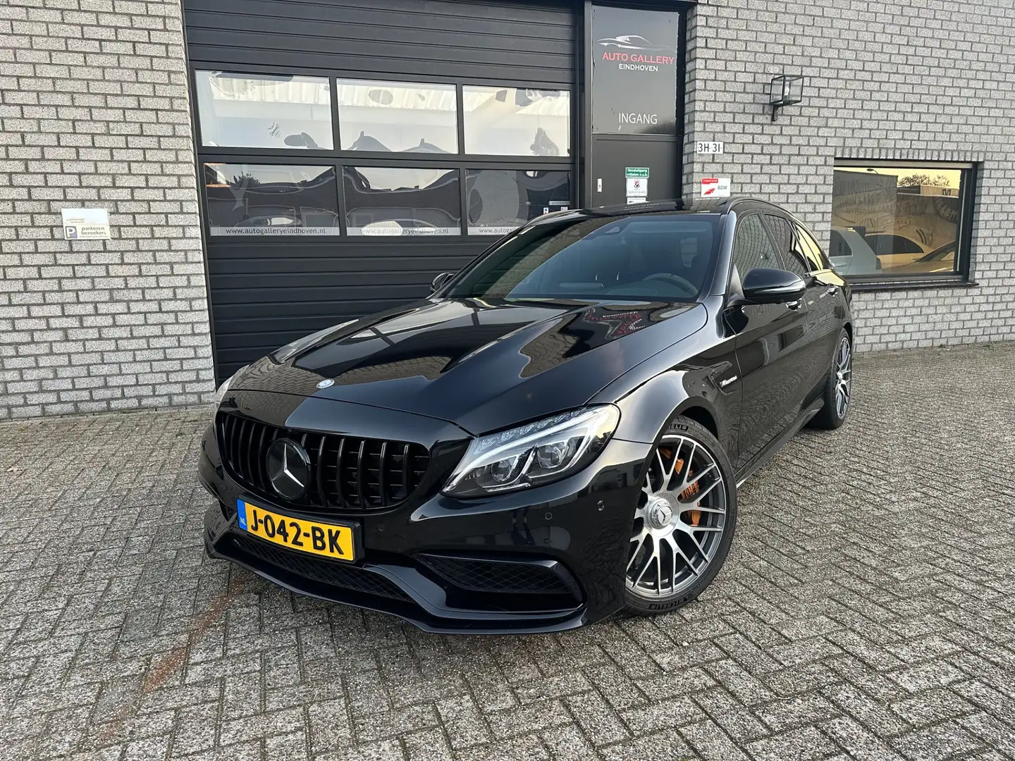 Mercedes-Benz C-klasse AMG 63S Edition1 *CERAMIC*PANO*BURMESTER* Zwart - 2