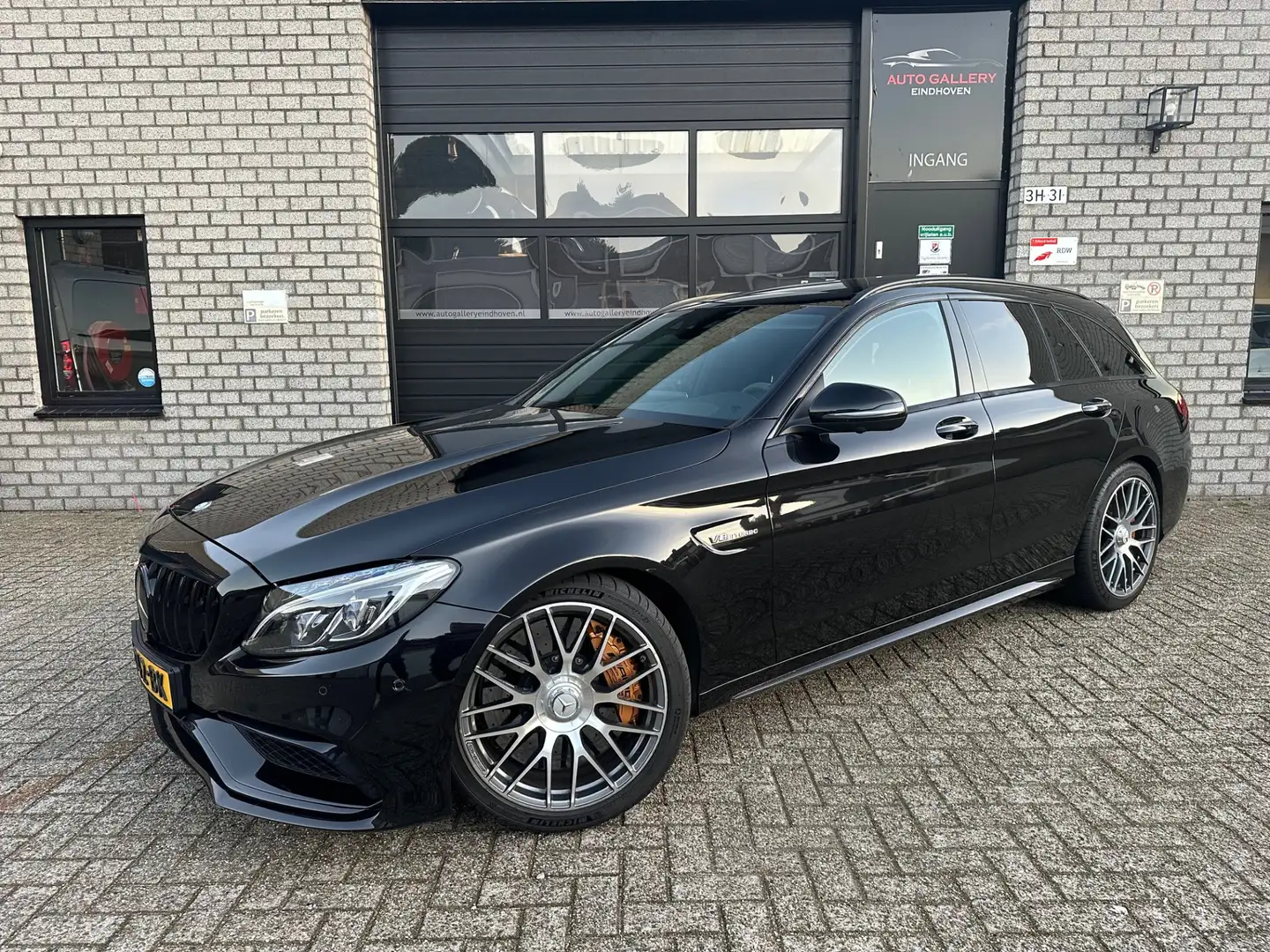 Mercedes-Benz C-klasse AMG 63S Edition1 *CERAMIC*PANO*BURMESTER* Zwart - 1