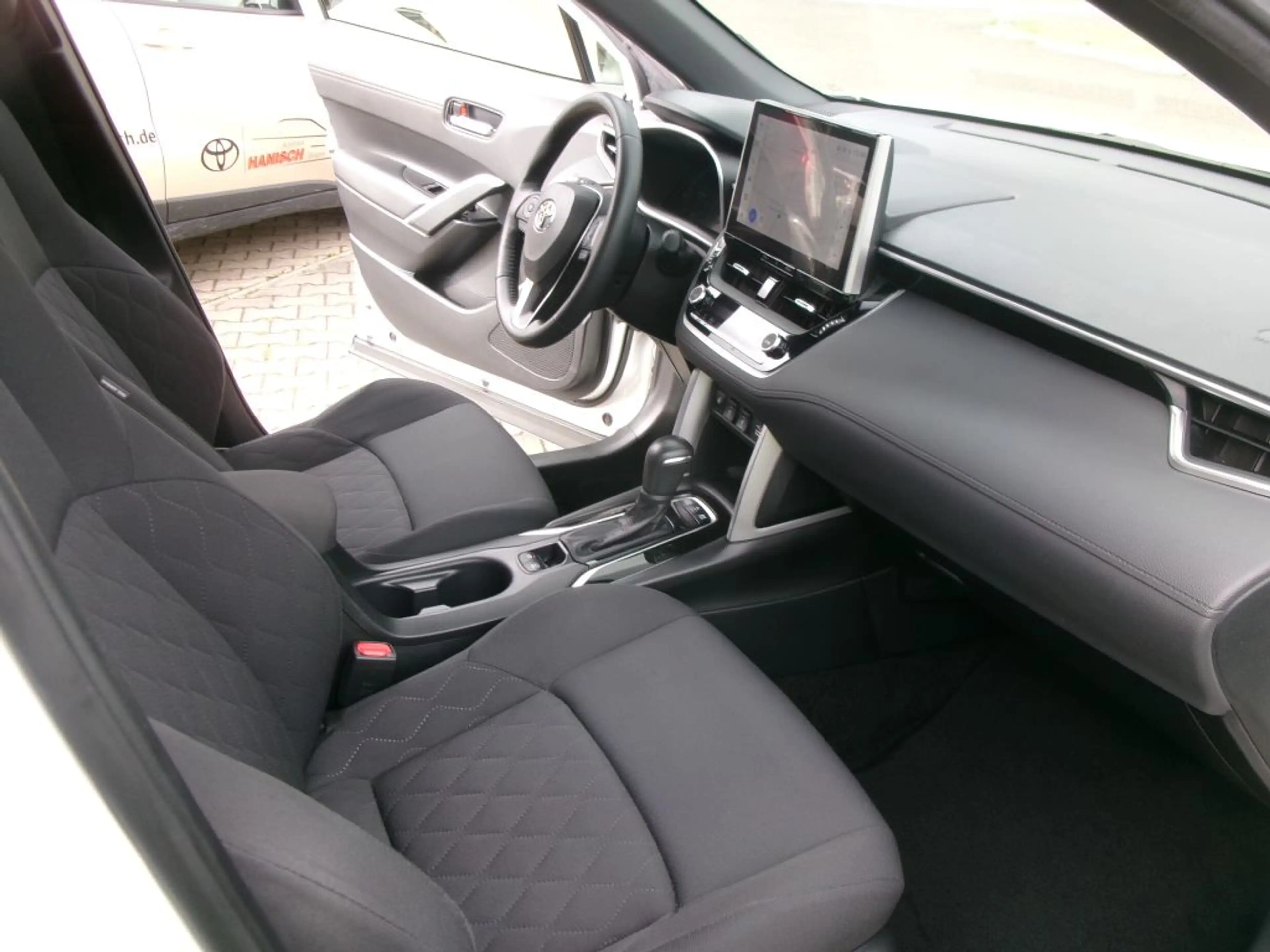 Toyota Corolla Cross Hybrid 2.0 VVT-i Team Deutschland — photo 9