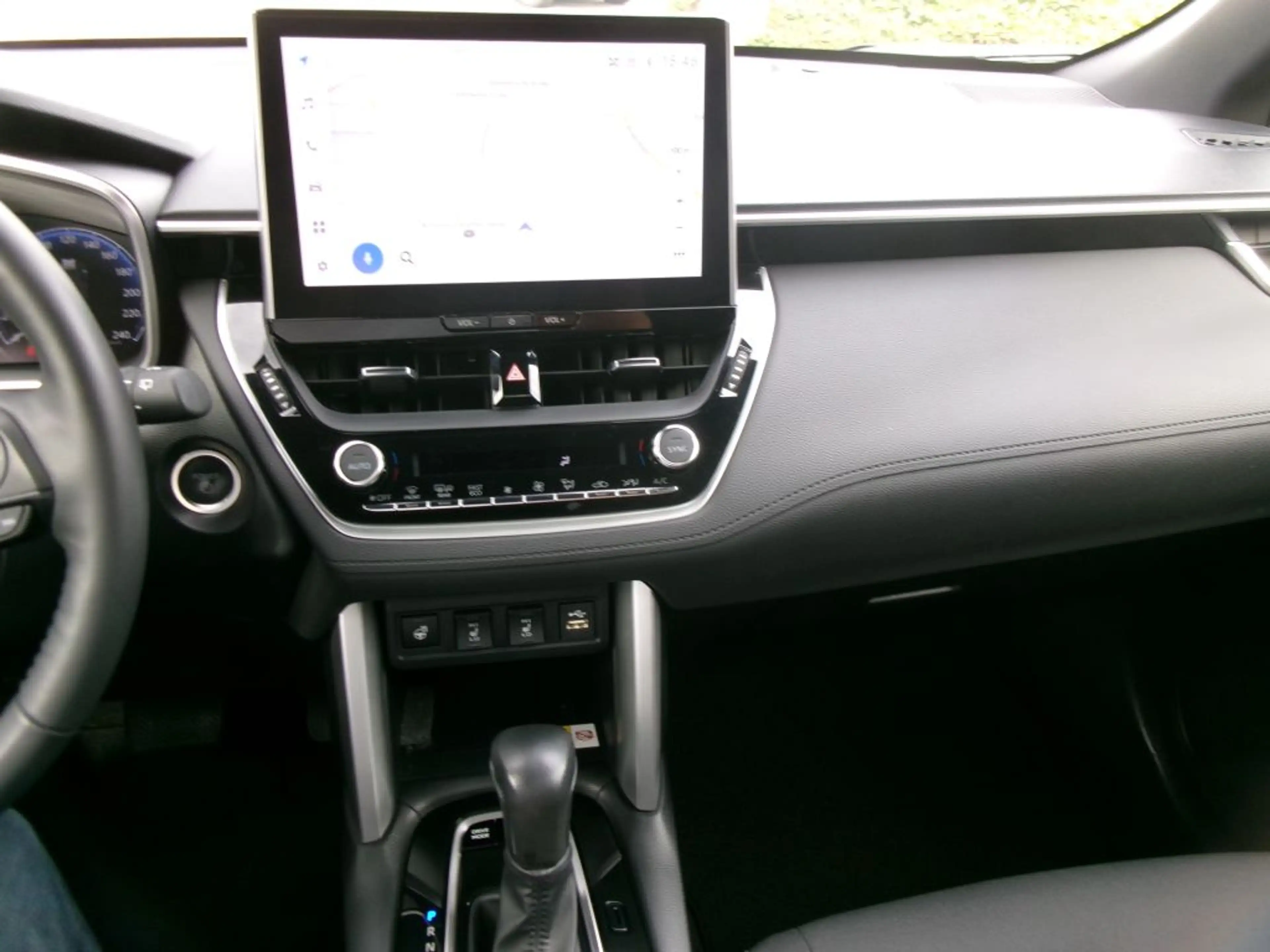 Toyota Corolla Cross Hybrid 2.0 VVT-i Team Deutschland — photo 8