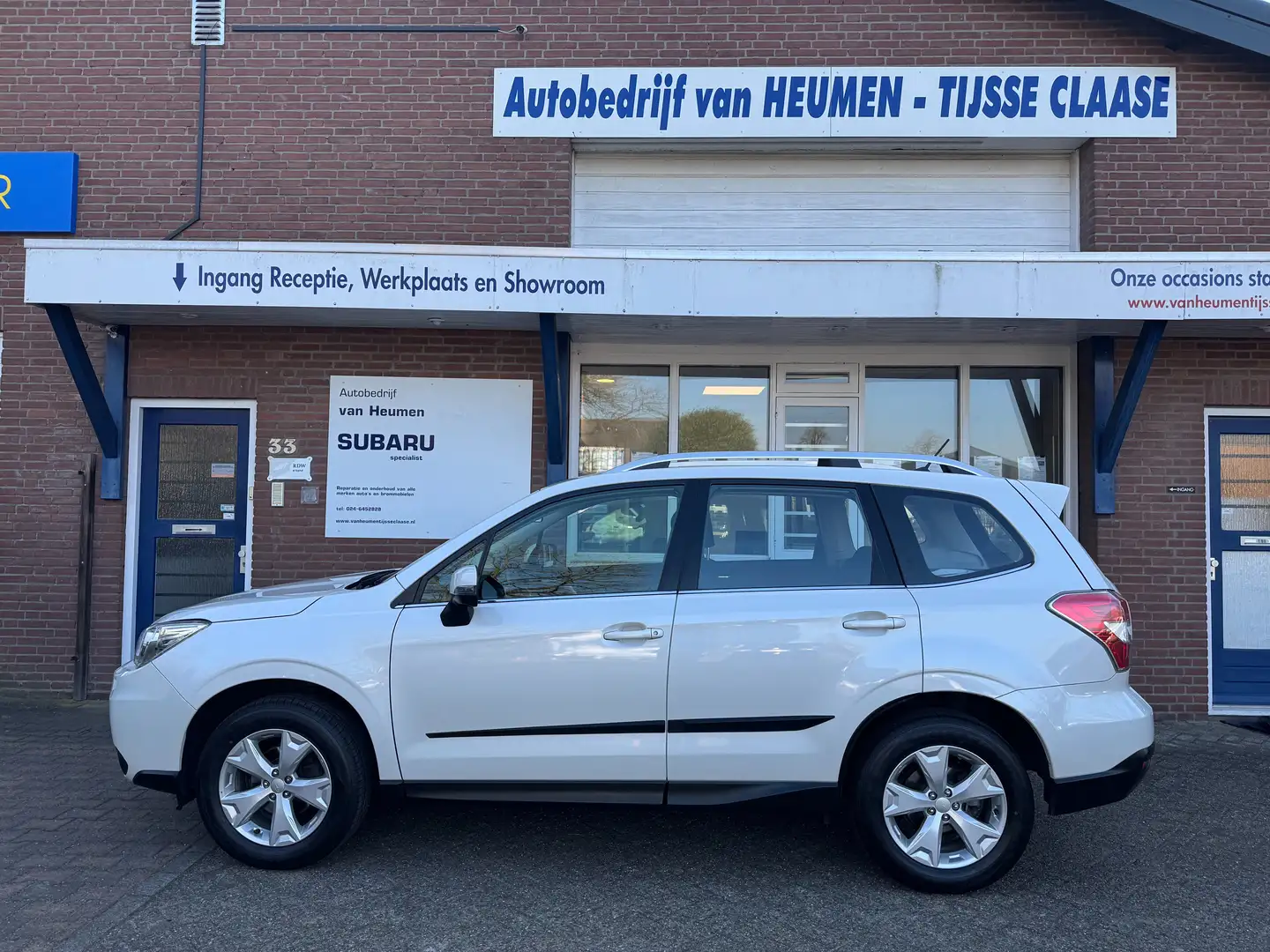 Subaru Forester 2.0 Luxury CVT AWD Weiß - 1