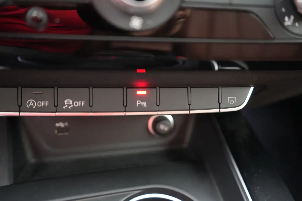 Audi A4 Avant 30 TDi S-Tronic Attraction Business+ Ed. LED, миниатюра 20