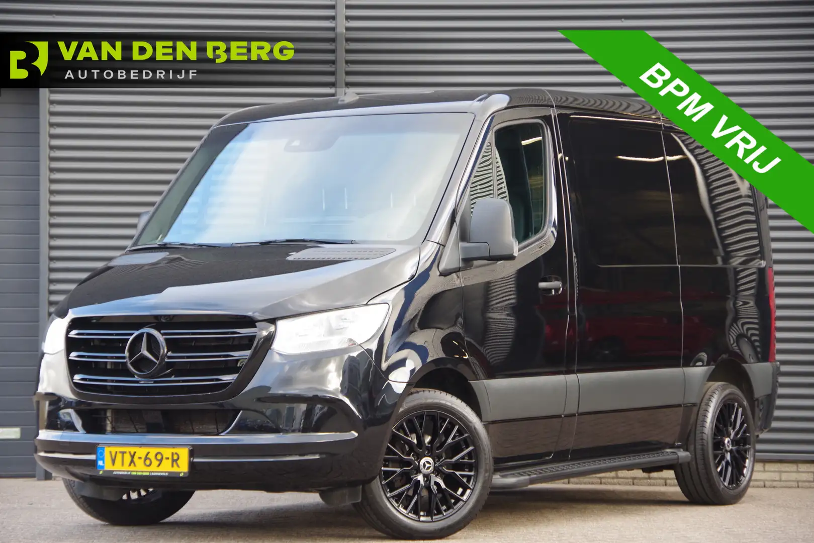 Mercedes-Benz Sprinter 315 1.9 CDI L1H1 AUT. LEDER, TREKHAAK, CAMERA, NAV Zwart - 1