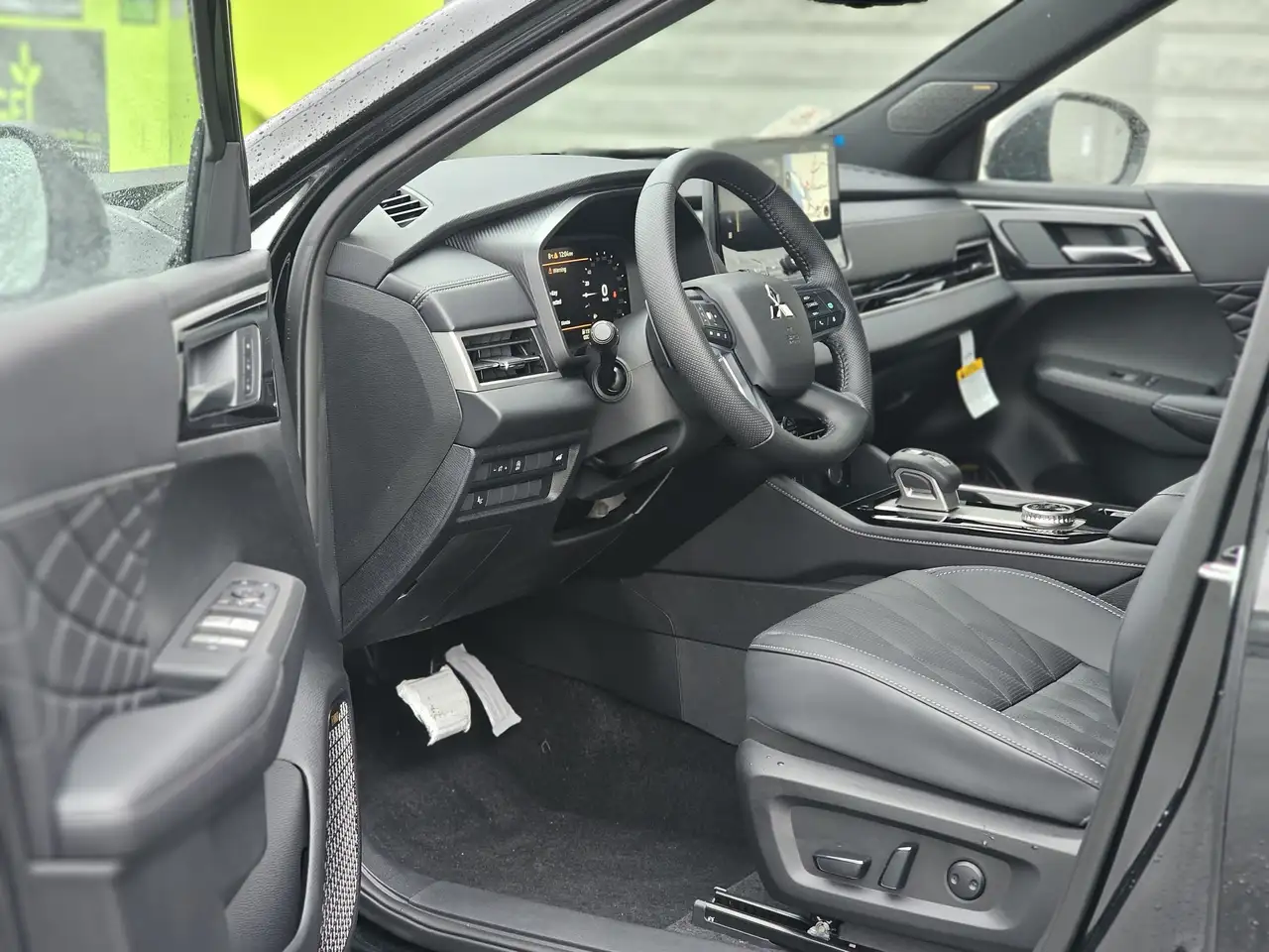 Mitsubishi Outlander снимка Mitsubishi Outlander