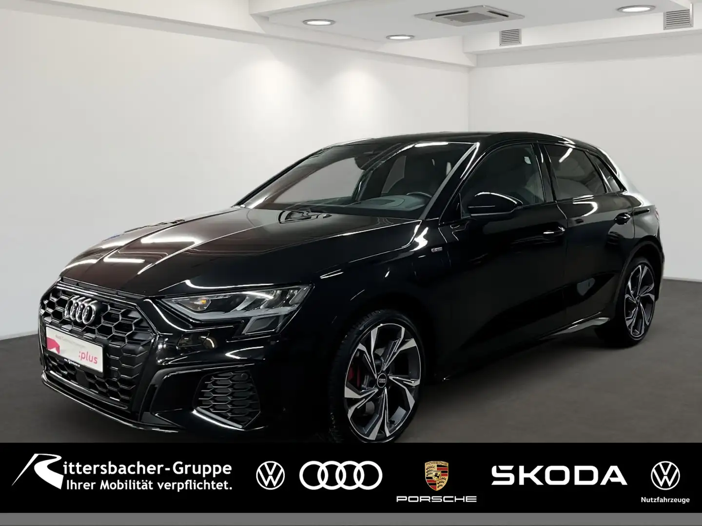 Audi A3 45 TFSI e s-line BusiPaket RFK HuD Schwarz - 1
