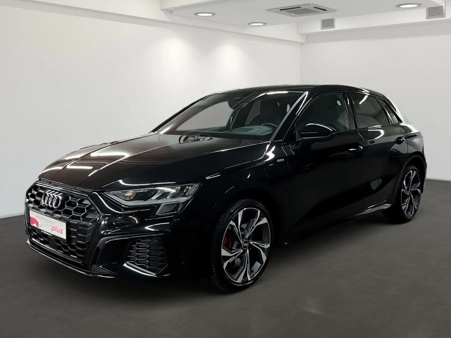Audi A3 45 TFSI e s-line BusiPaket RFK HuD Schwarz - 2