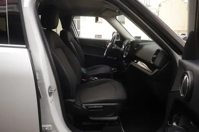 Mini Countryman view 11