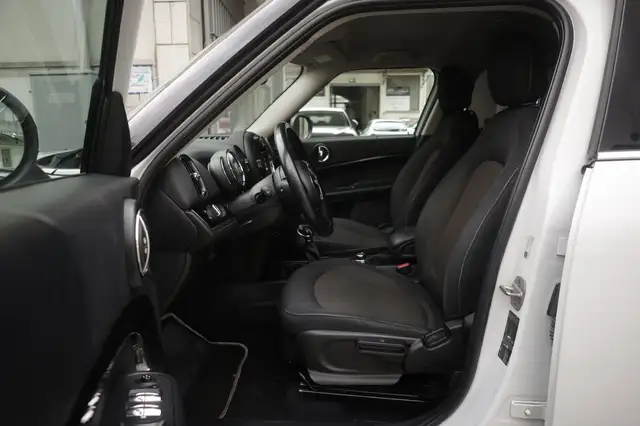 Mini Countryman view 18
