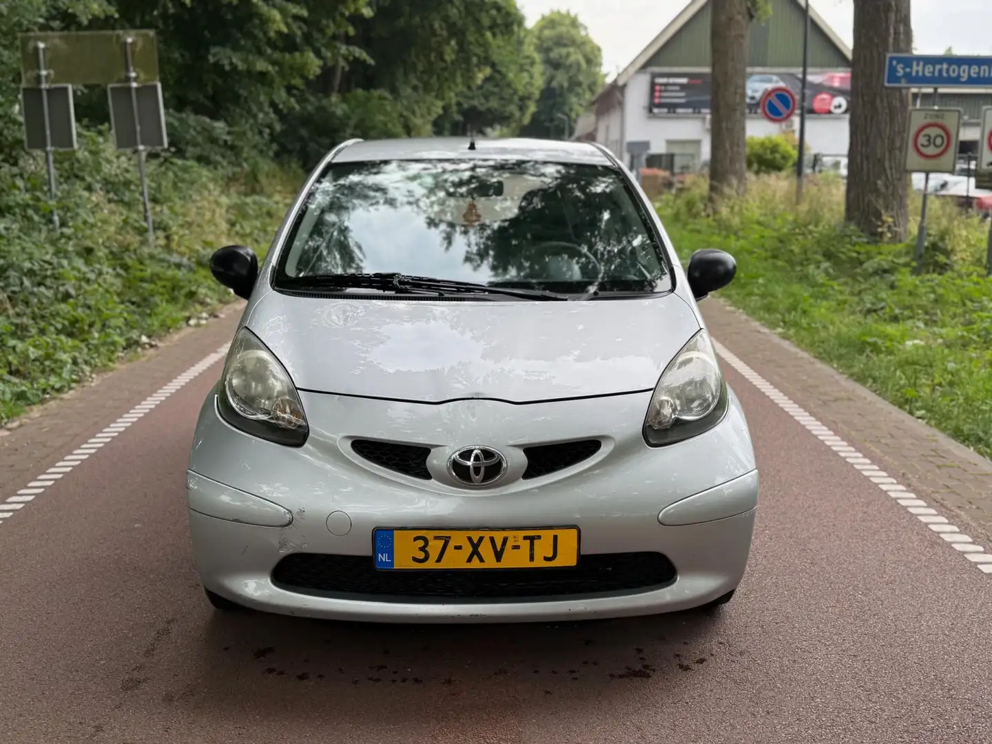 Toyota Aygo 1.0-12V 5DEURS!APK!KOOPJE! Grau - 2