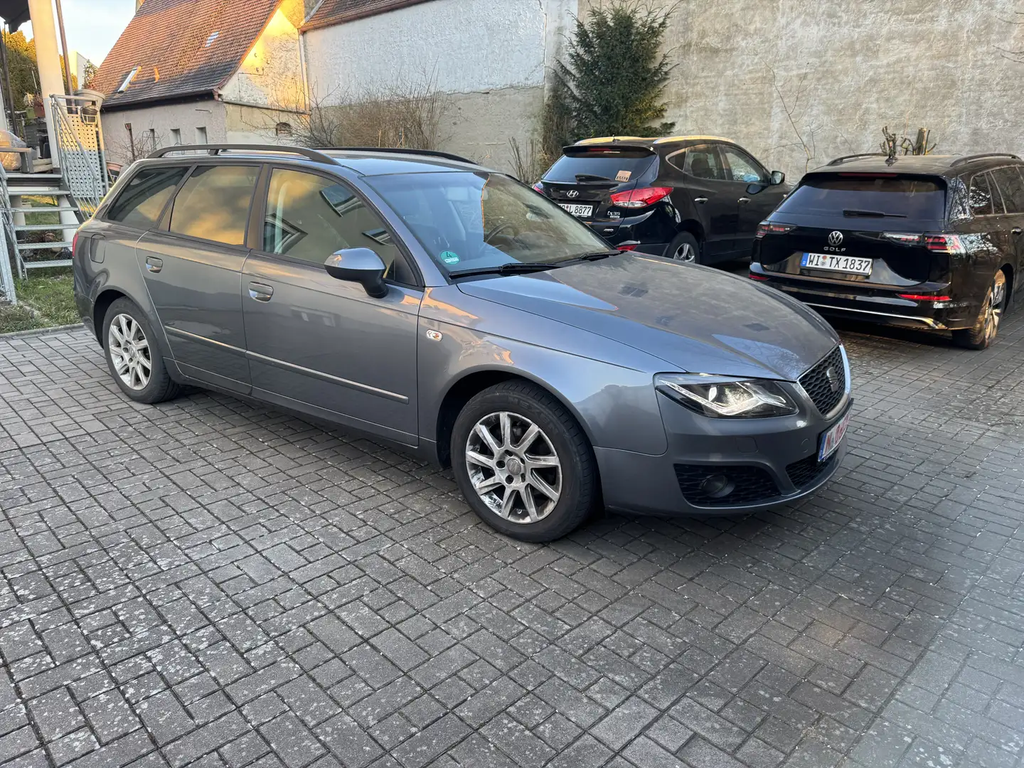 SEAT Exeo Style,Sitzheizung,XenonlichtAlufelgen,Top Zustand Grau - 2