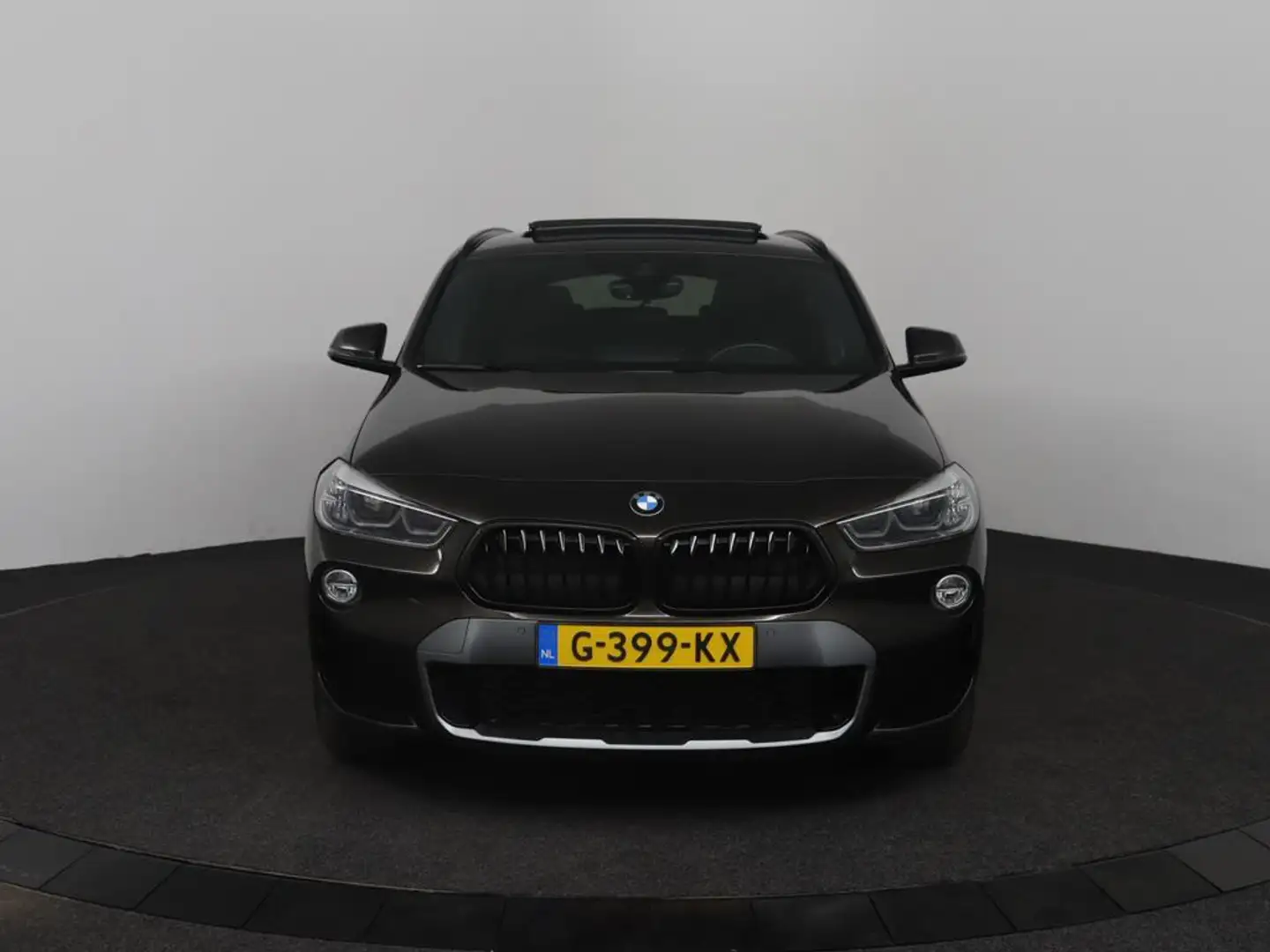 BMW X2 SDrive20i High Executive Edition |NAP| Automaat | Marrón - 2