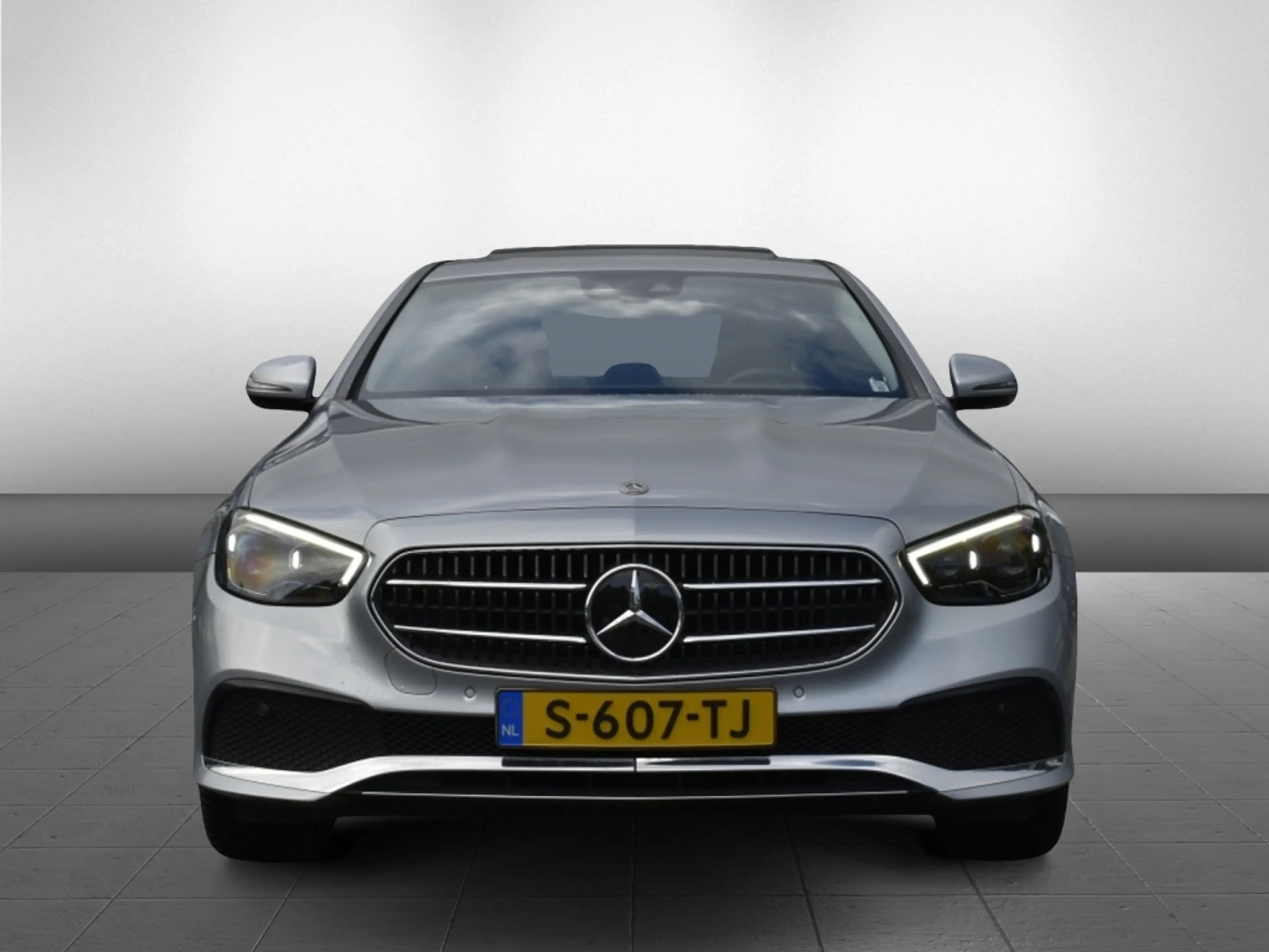 Mercedes-Benz E 300 de 4M. Av.garde — photo 7