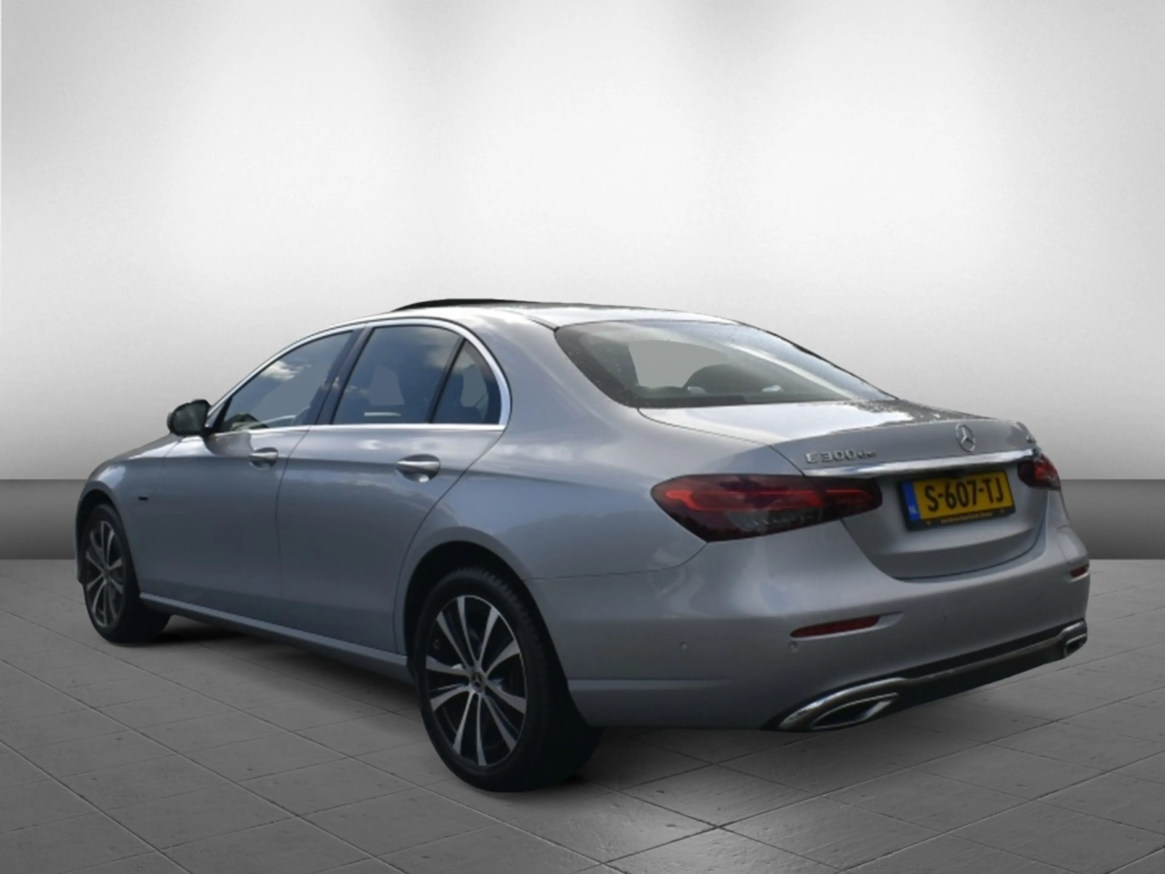 Mercedes-Benz E 300 de 4M. Av.garde — photo 3