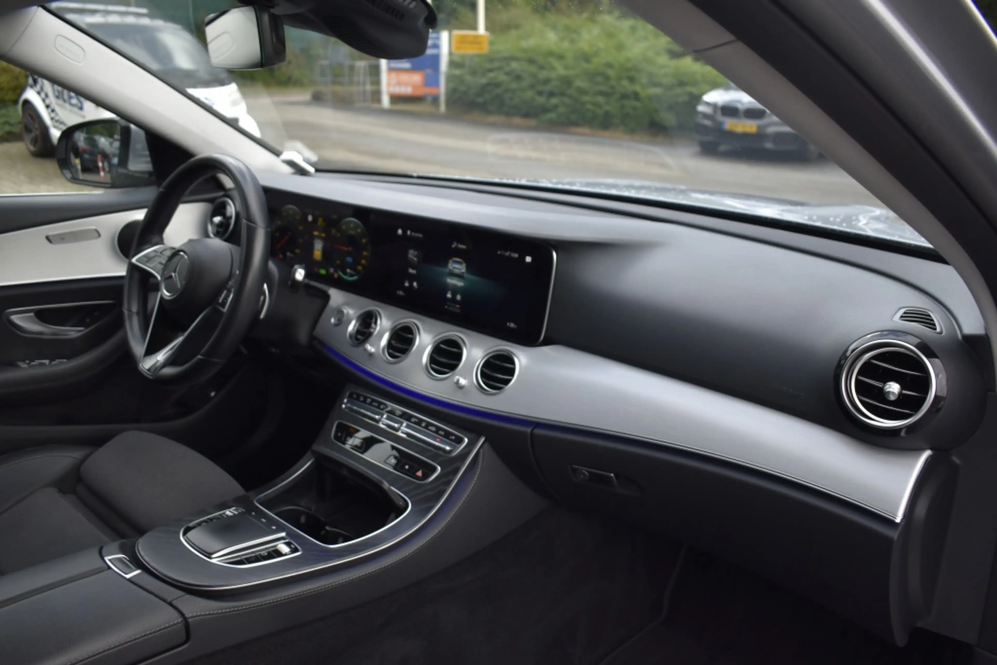 Mercedes-Benz E 300 de 4M. Av.garde — photo 12