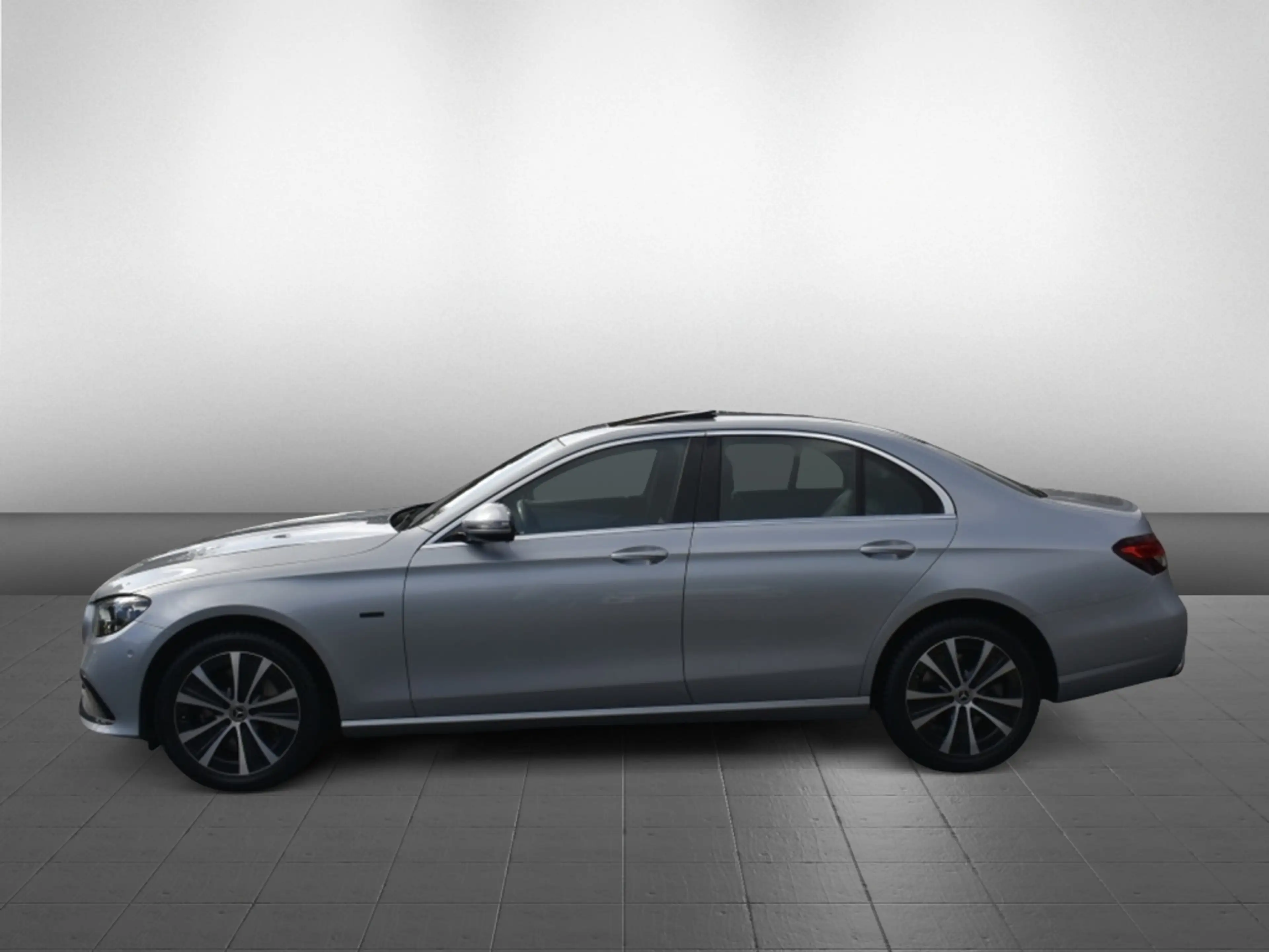 Mercedes-Benz E 300 de 4M. Av.garde — photo 2