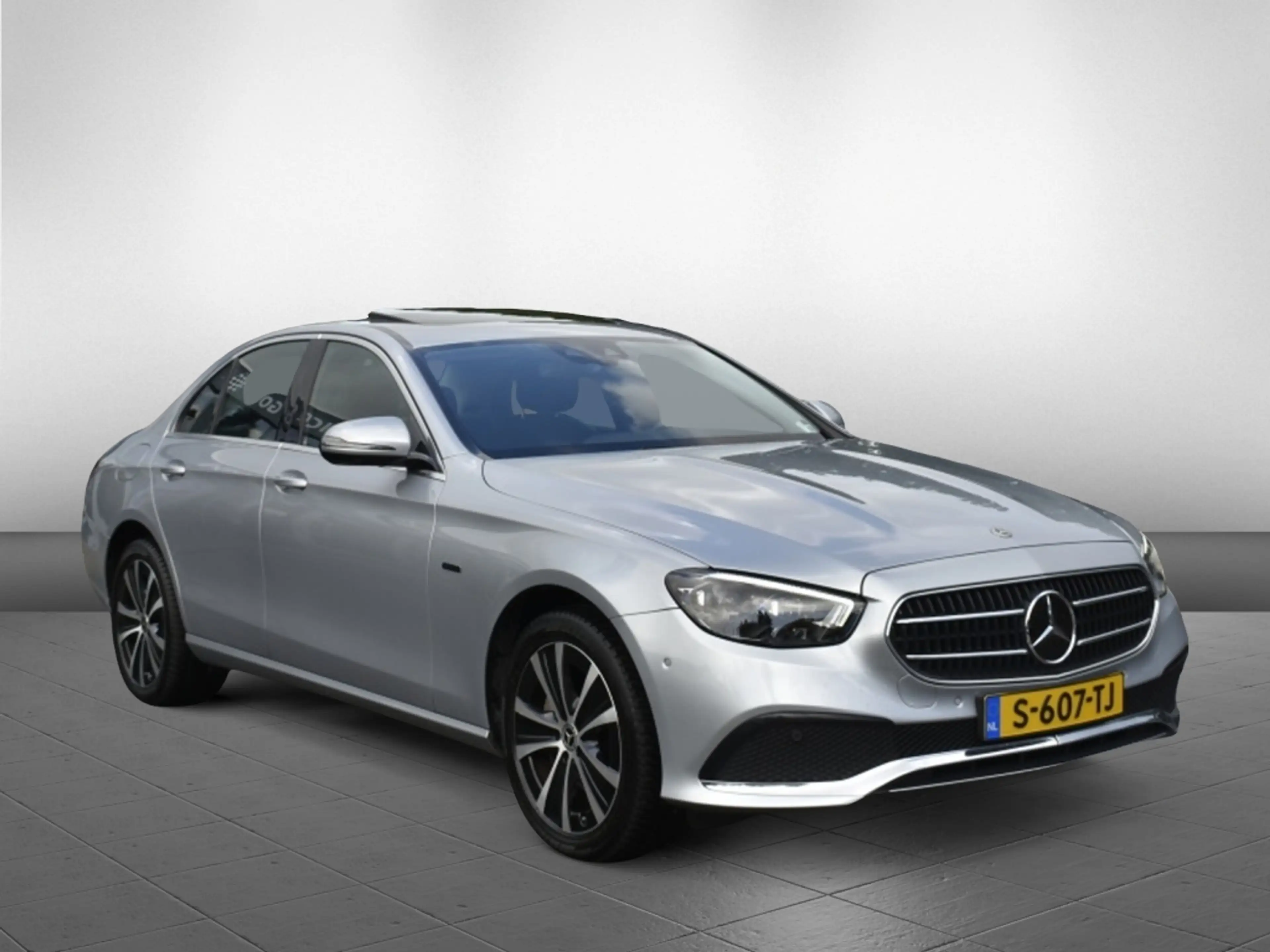 Mercedes-Benz E 300 de 4M. Av.garde — photo 6