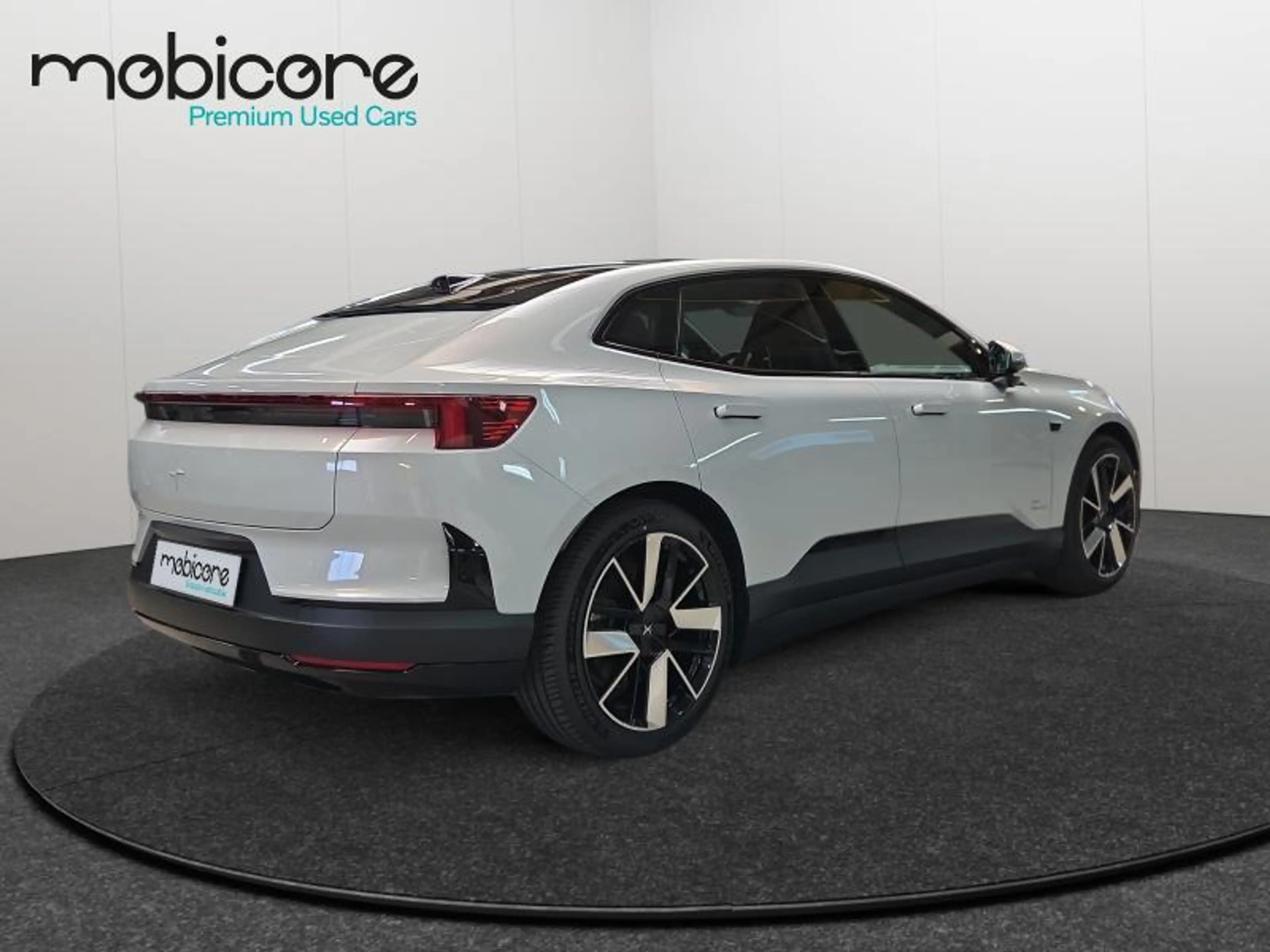 Polestar 4 Long Range Single Motor MY25 — photo 4