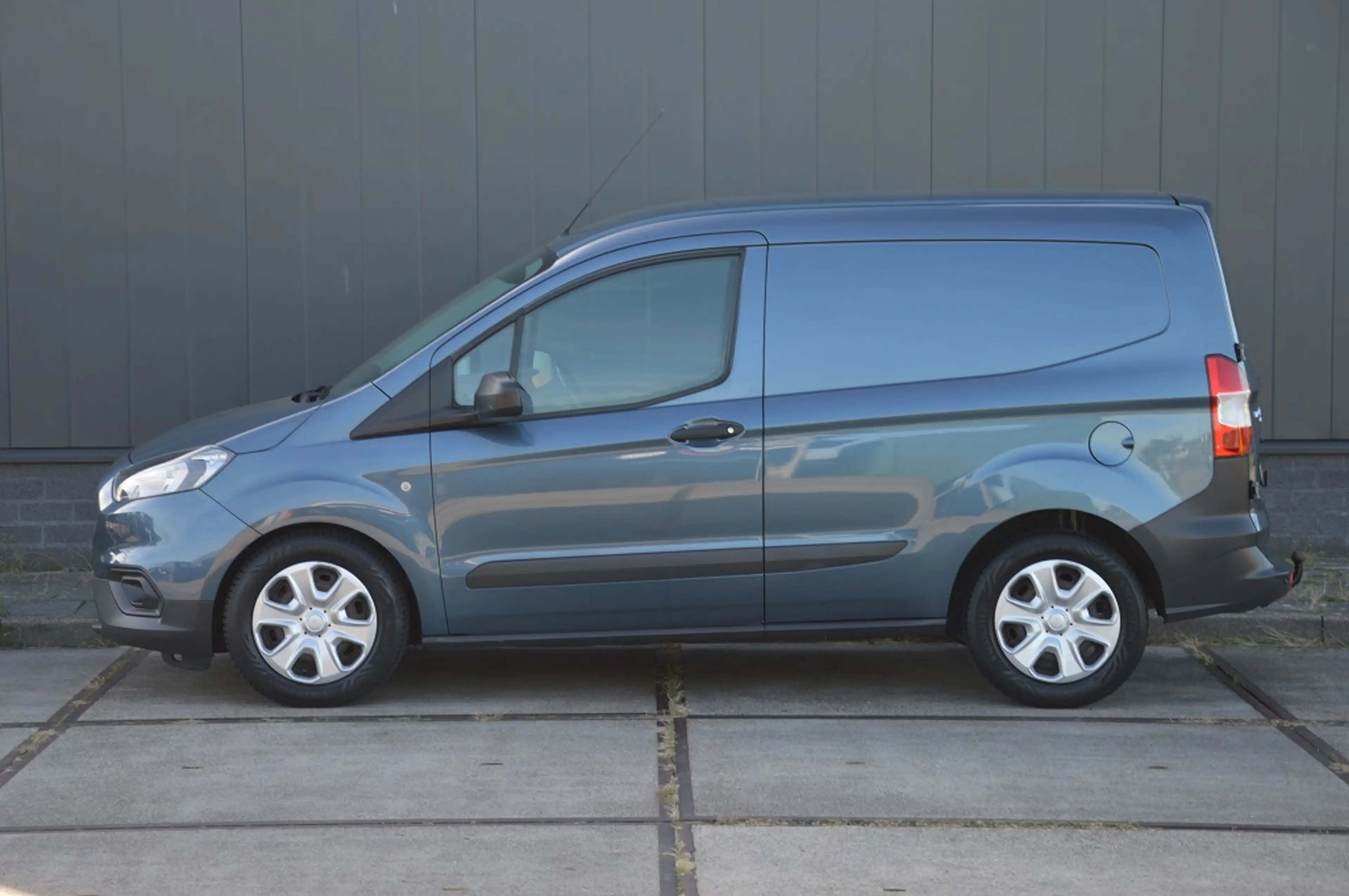 Ford Transit Courier 1.5 TDCI Euro 6 Trend Duratorq S&S Airco Schuifdeu — photo 11