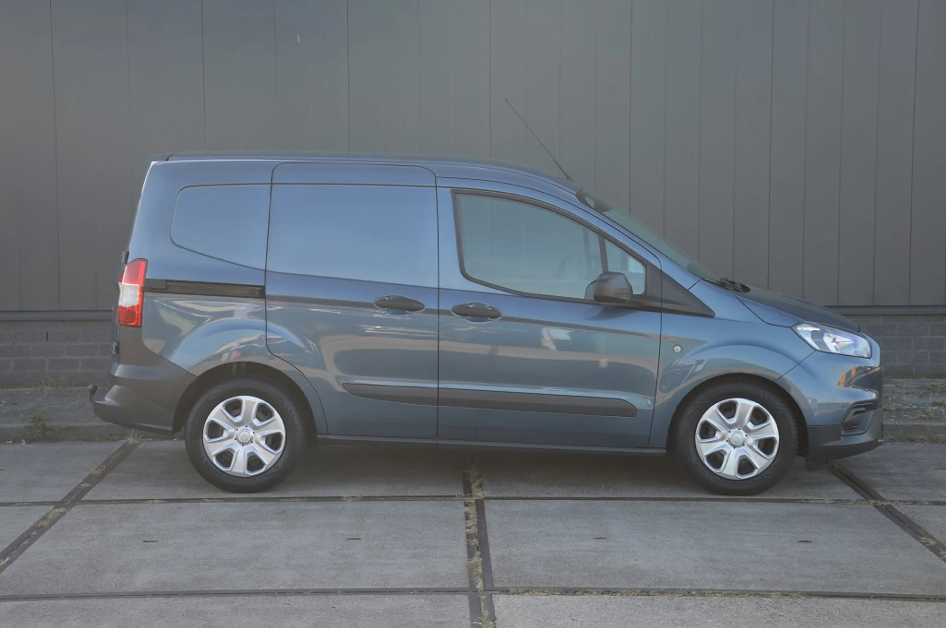 Ford Transit Courier 1.5 TDCI Euro 6 Trend Duratorq S&S Airco Schuifdeu — photo 10