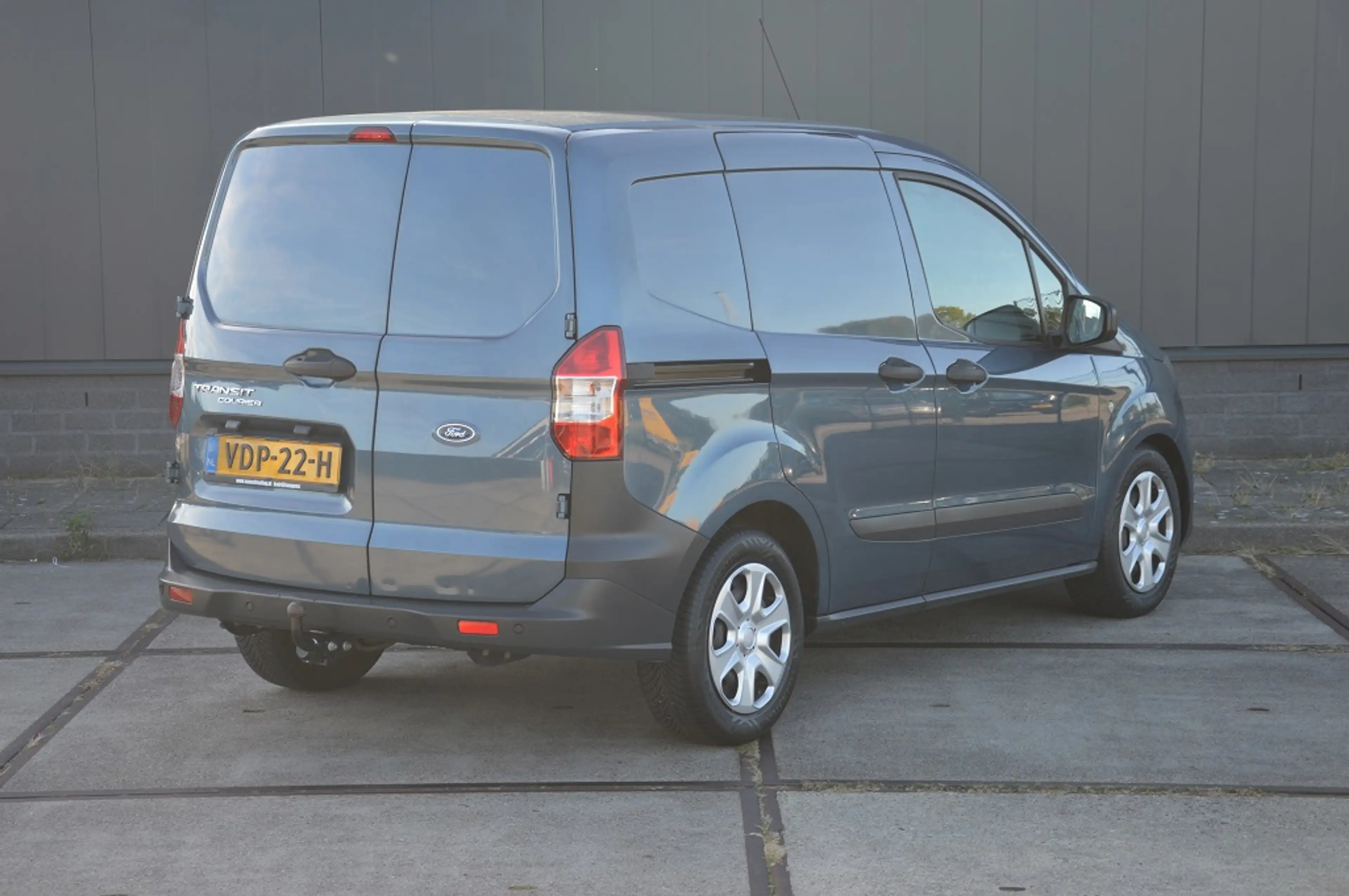 Ford Transit Courier 1.5 TDCI Euro 6 Trend Duratorq S&S Airco Schuifdeu — photo 2