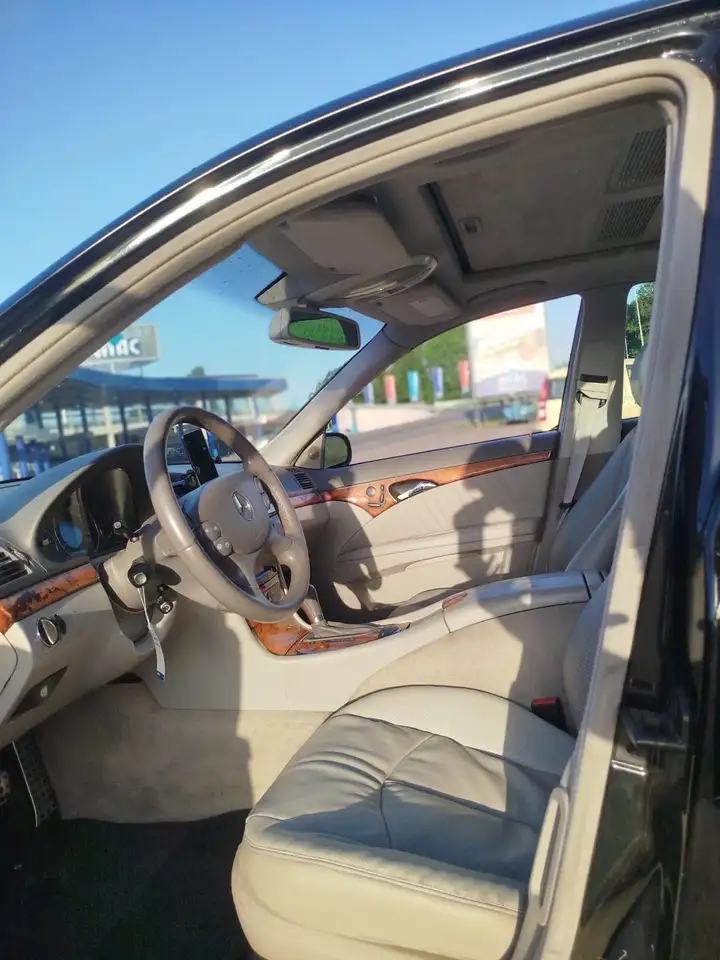 Mercedes-Benz E 320