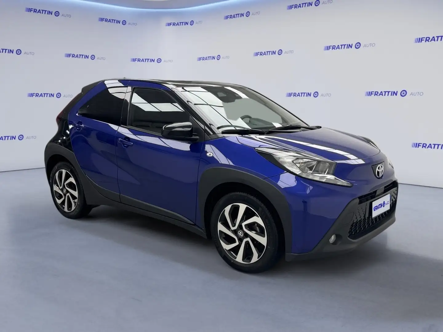 Toyota Aygo X 1.0 VVT-i 72 CV 5 porte Trend Blau - 2