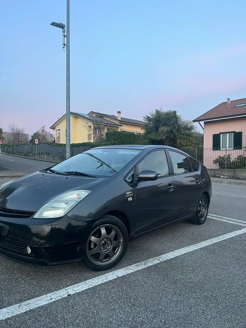 Toyota Prius 1.5 ibrida - 2