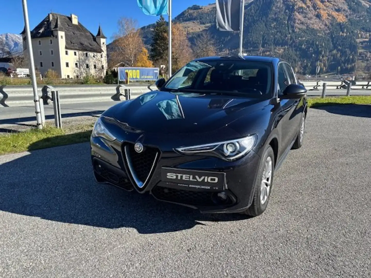 Alfa Romeo Stelvio 2,2 JTD 150 RWD Schwarz - 2