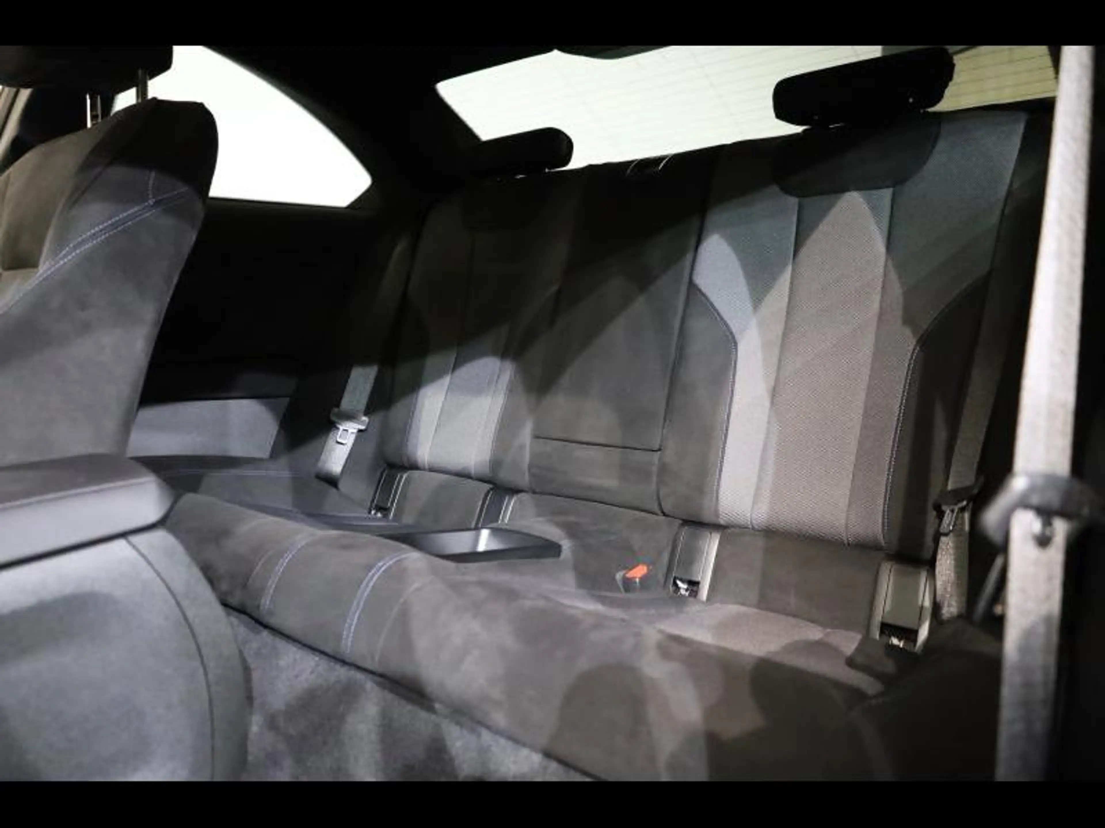 BMW 220 i Coupé Kit M Sport — photo 11
