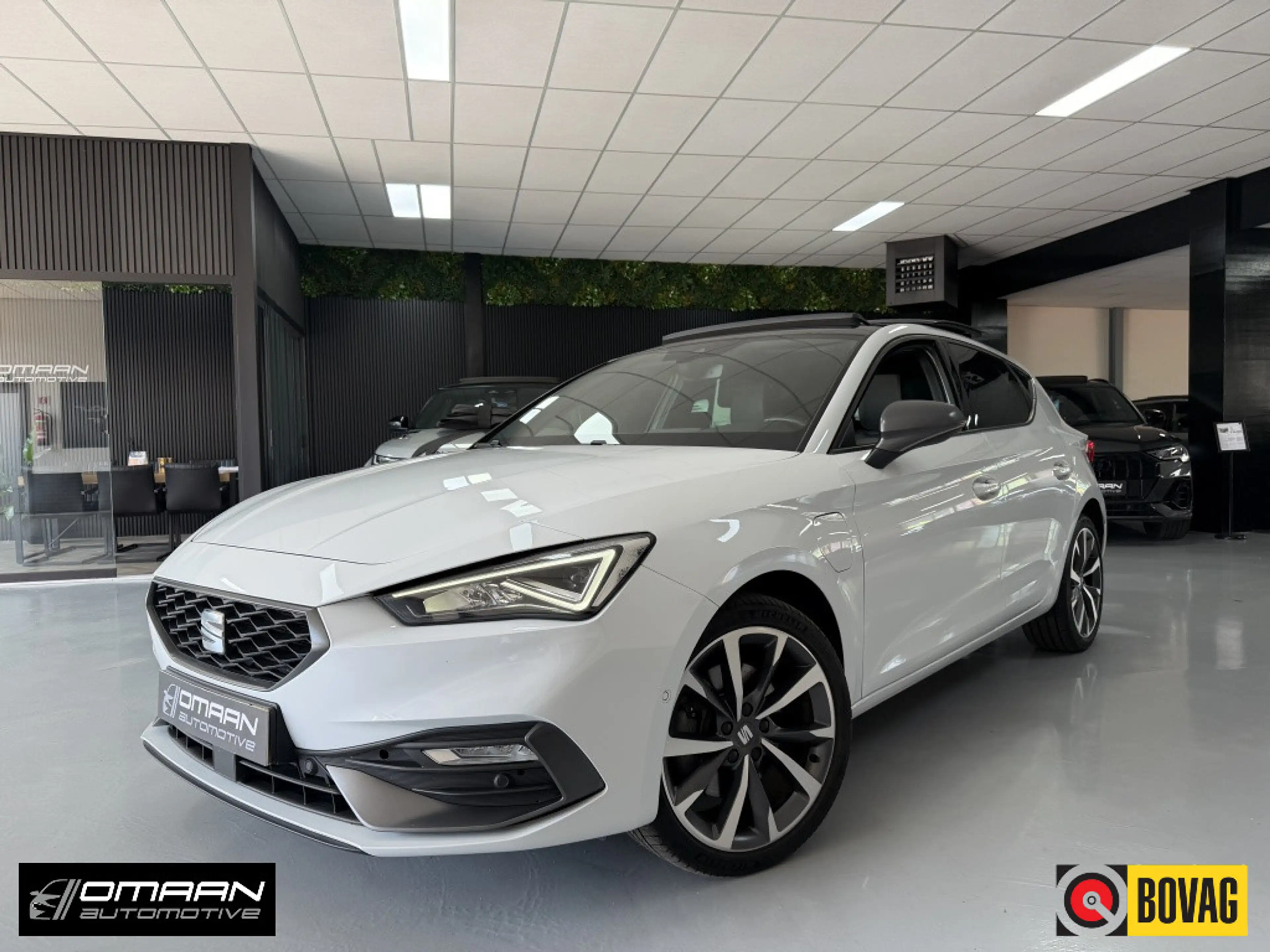 SEAT Leon e-Hybrid 1.4 TSI FR 204PK 2021 PANO ACC LANE SFEER