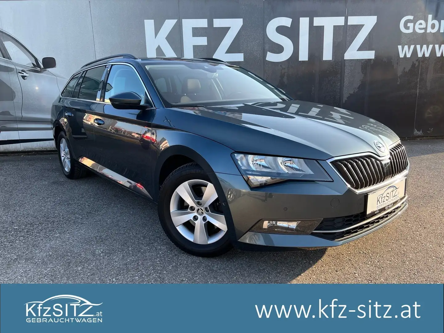 Skoda Superb Kombi 2,0 TDI Ambition DSG | NAVI*ACC*LANE Gri - 1