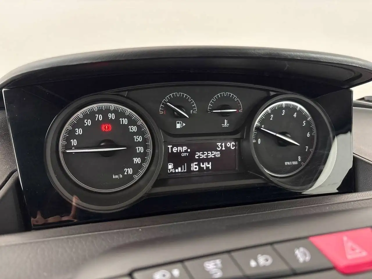 Lancia Ypsilon 2023 — фото 11