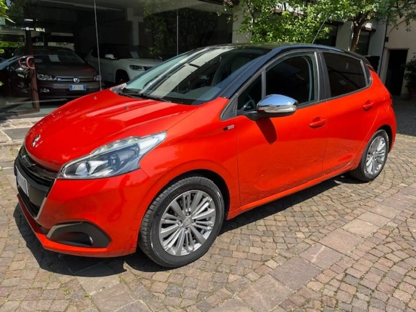 Peugeot 208 1.2 Benzina 5p.Neopatentati Rouge - 1